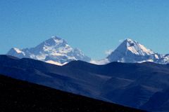 22 Makalu Close Up From Pang La.jpg